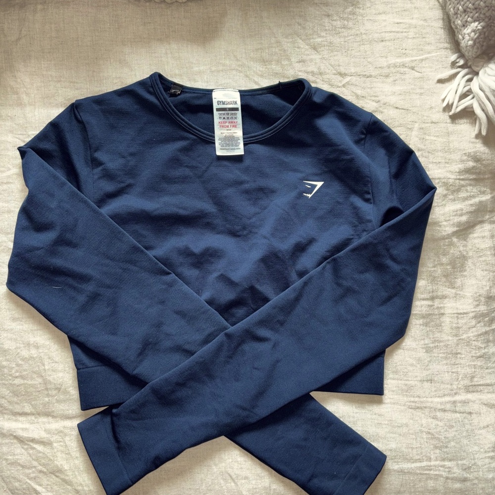 GYM SHARK FITTED CROP LONGSLEEVE